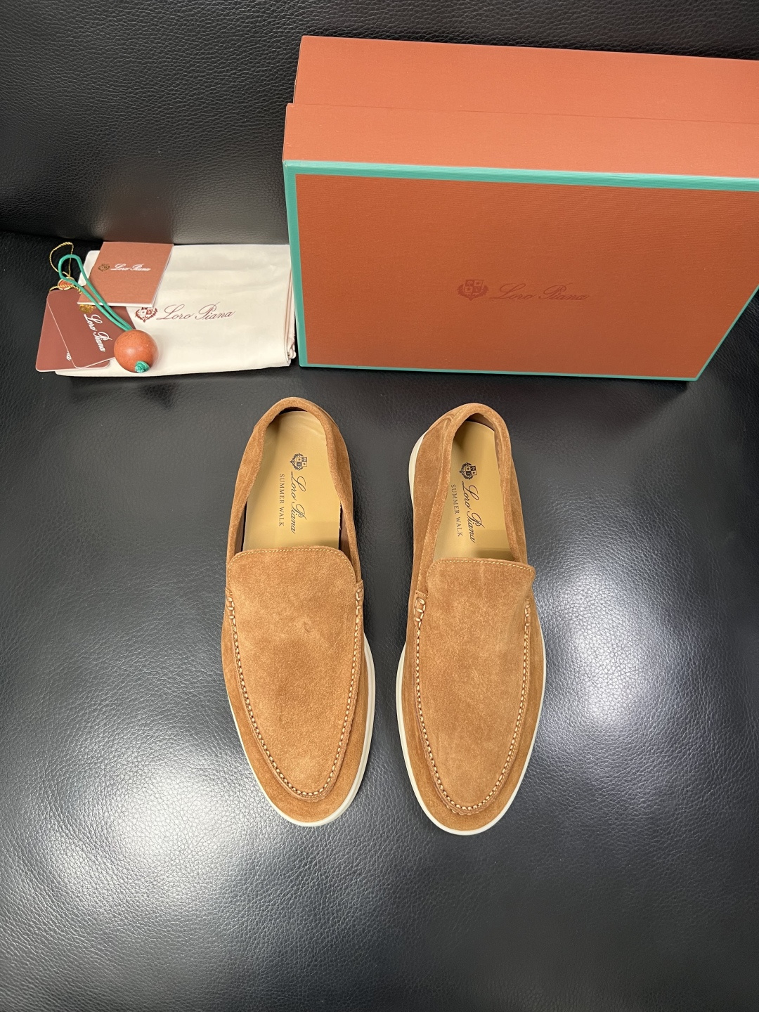 Loro Piana  高品质  全套包装飞机盒  顶级工艺品  诺悠翩雅  新品专柜同步原厂配置，鞋面