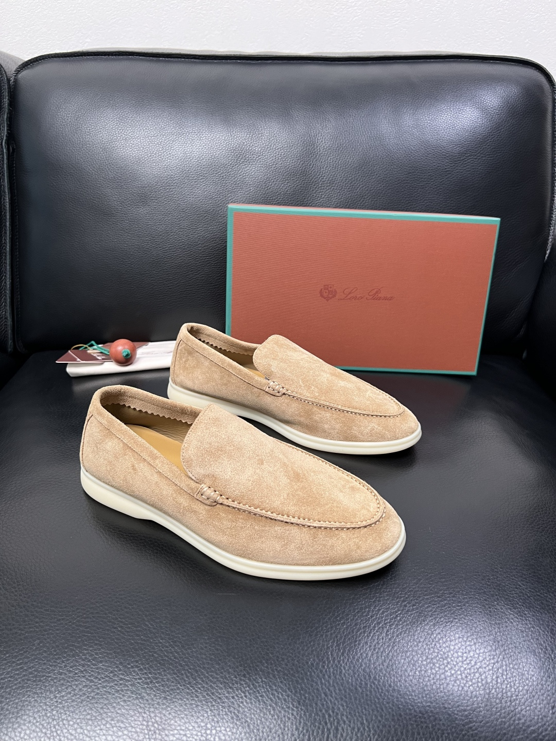 Loro Piana  高品质  全套包装飞机盒  顶级工艺品  诺悠翩雅  新品专柜同步原厂配置，鞋面