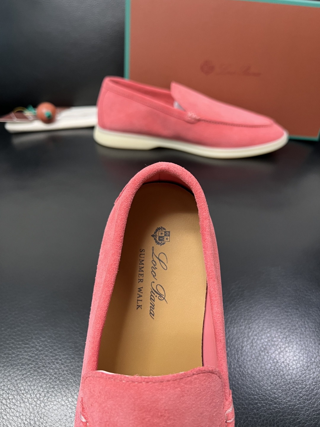 Loro Piana  高品质  全套包装飞机盒  顶级工艺品  诺悠翩雅  新品专柜同步原厂配置，鞋面