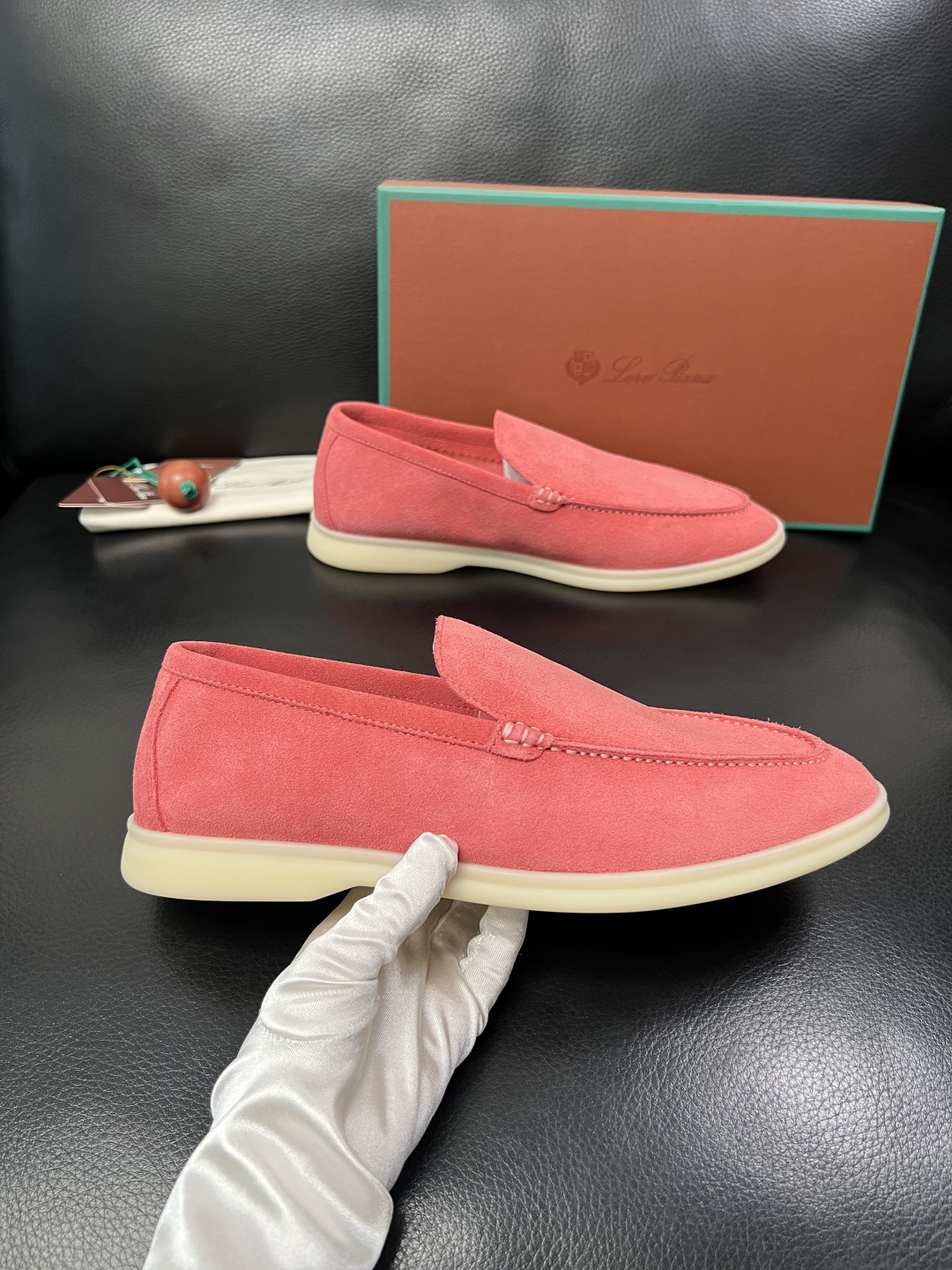 Loro Piana  高品质  全套包装飞机盒  顶级工艺品  诺悠翩雅  新品专柜同步原厂配置，鞋面