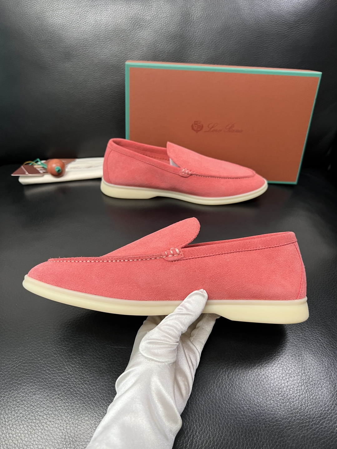 Loro Piana  高品质  全套包装飞机盒  顶级工艺品  诺悠翩雅  新品专柜同步原厂配置，鞋面