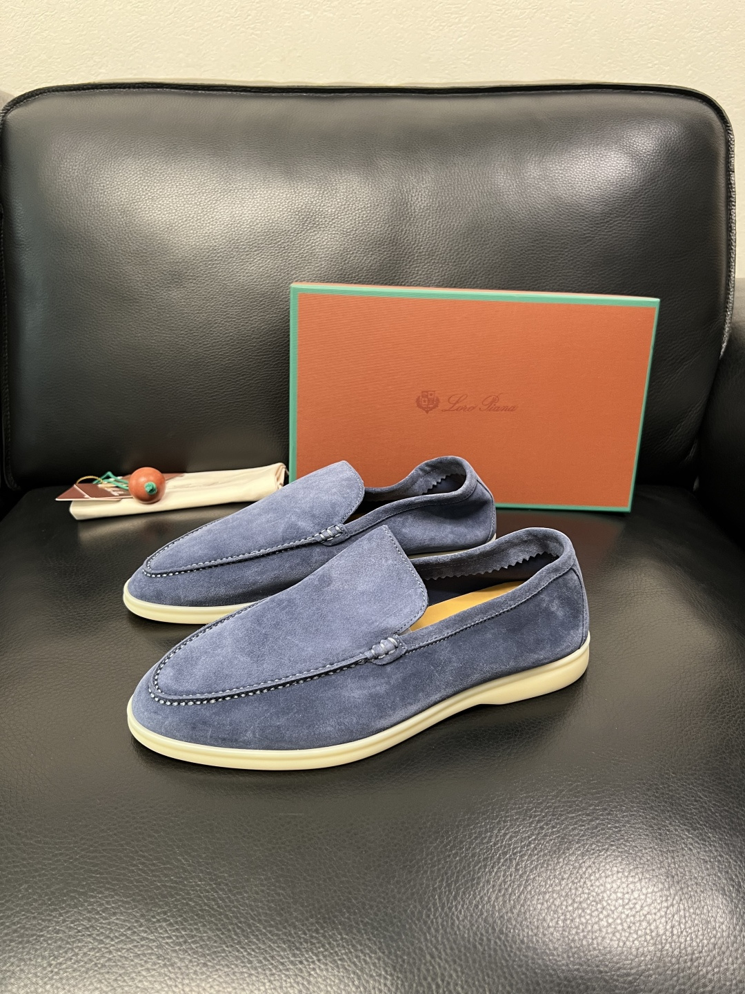 Loro Piana  高品质  全套包装飞机盒  顶级工艺品  诺悠翩雅  新品专柜同步原厂配置，鞋面