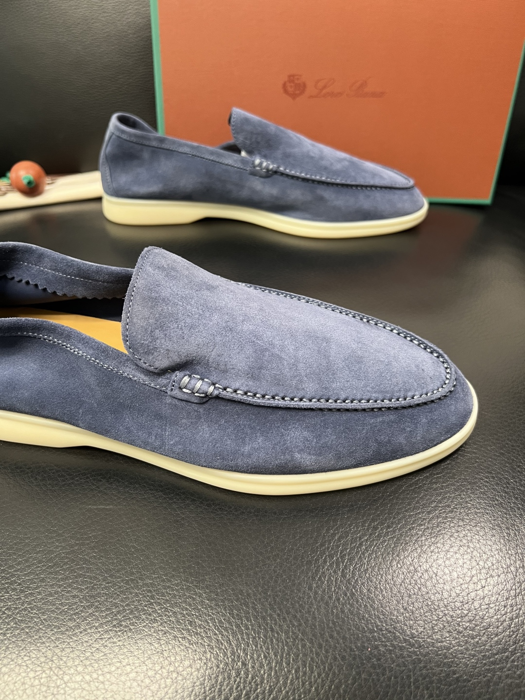 Loro Piana  高品质  全套包装飞机盒  顶级工艺品  诺悠翩雅  新品专柜同步原厂配置，鞋面