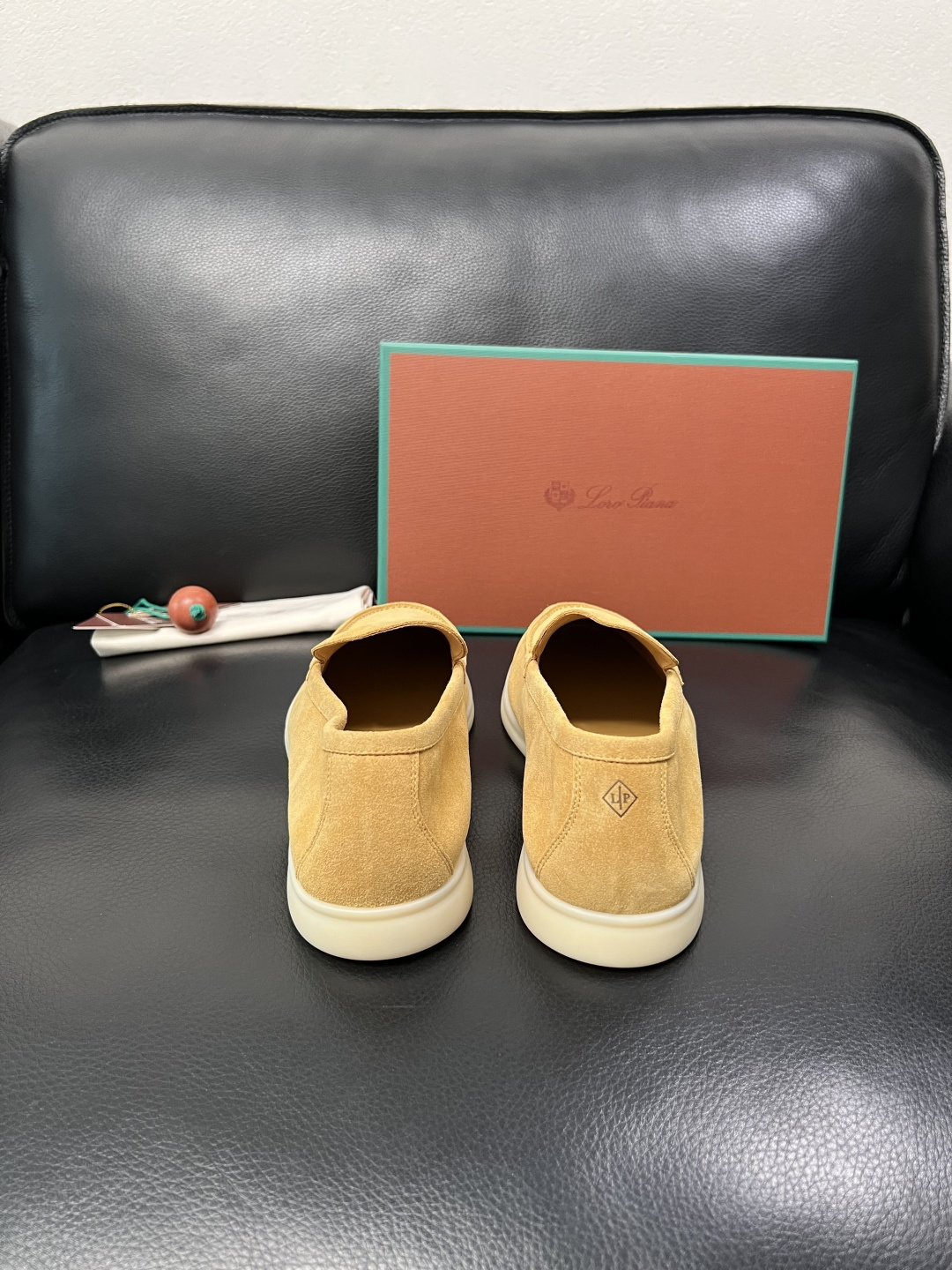 Loro Piana  高品质  全套包装飞机盒  顶级工艺品  诺悠翩雅  新品专柜同步原厂配置，鞋面