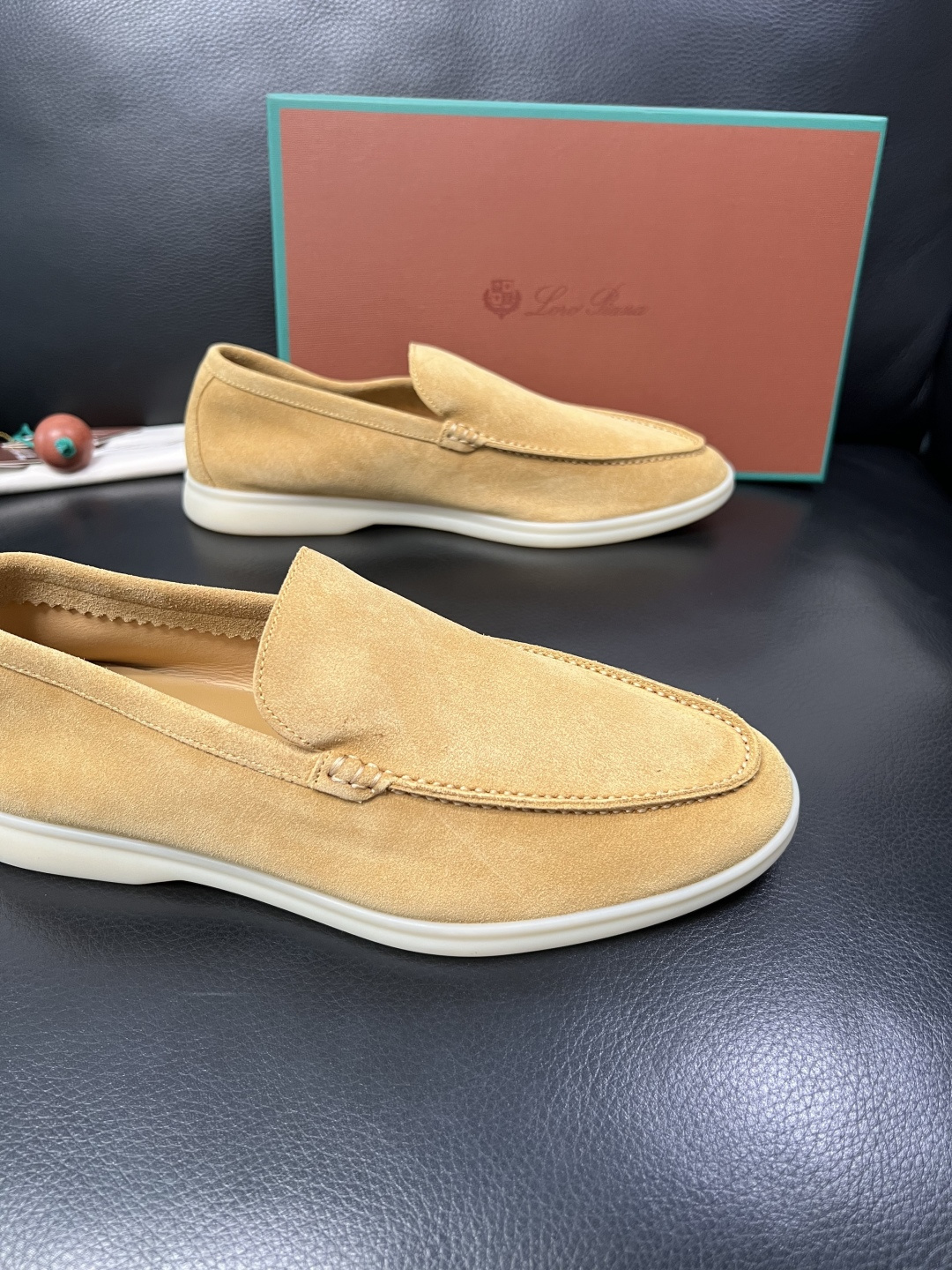 Loro Piana  高品质  全套包装飞机盒  顶级工艺品  诺悠翩雅  新品专柜同步原厂配置，鞋面