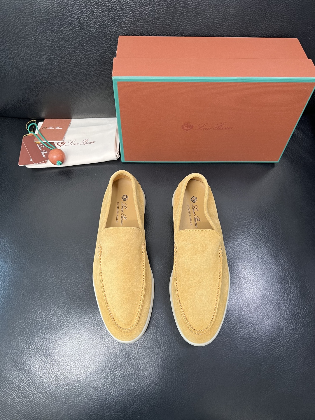 Loro Piana  高品质  全套包装飞机盒  顶级工艺品  诺悠翩雅  新品专柜同步原厂配置，鞋面