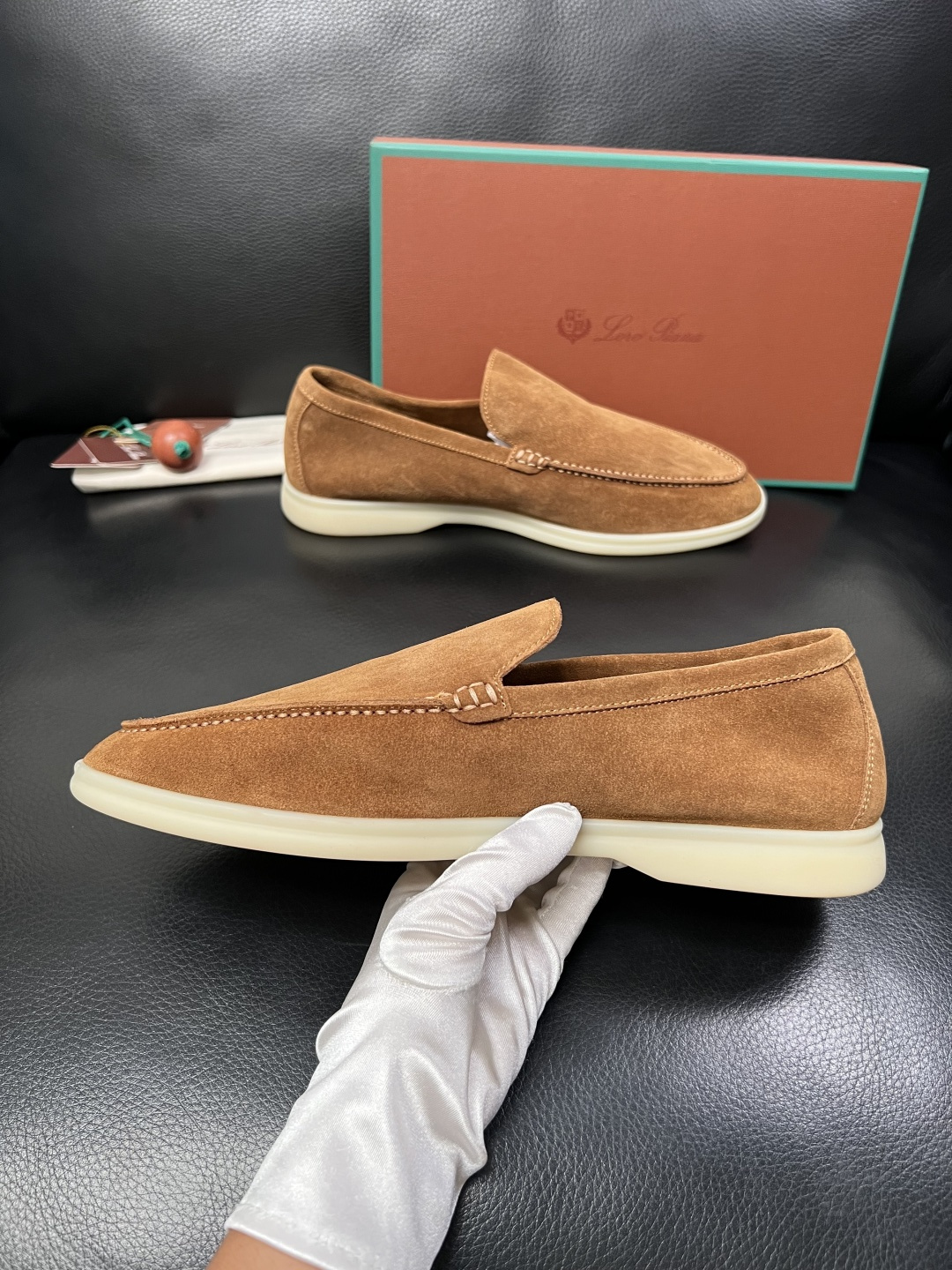 Loro Piana  高品质  全套包装飞机盒  顶级工艺品  诺悠翩雅  新品专柜同步原厂配置，鞋面