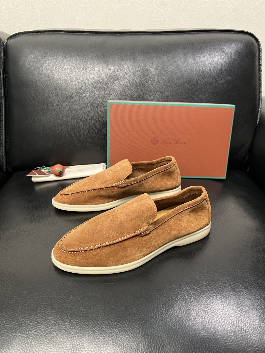 Loro Piana  高品质  全套包装飞机盒  顶级工艺品  诺悠翩雅  新品专柜同步原厂配置，鞋面