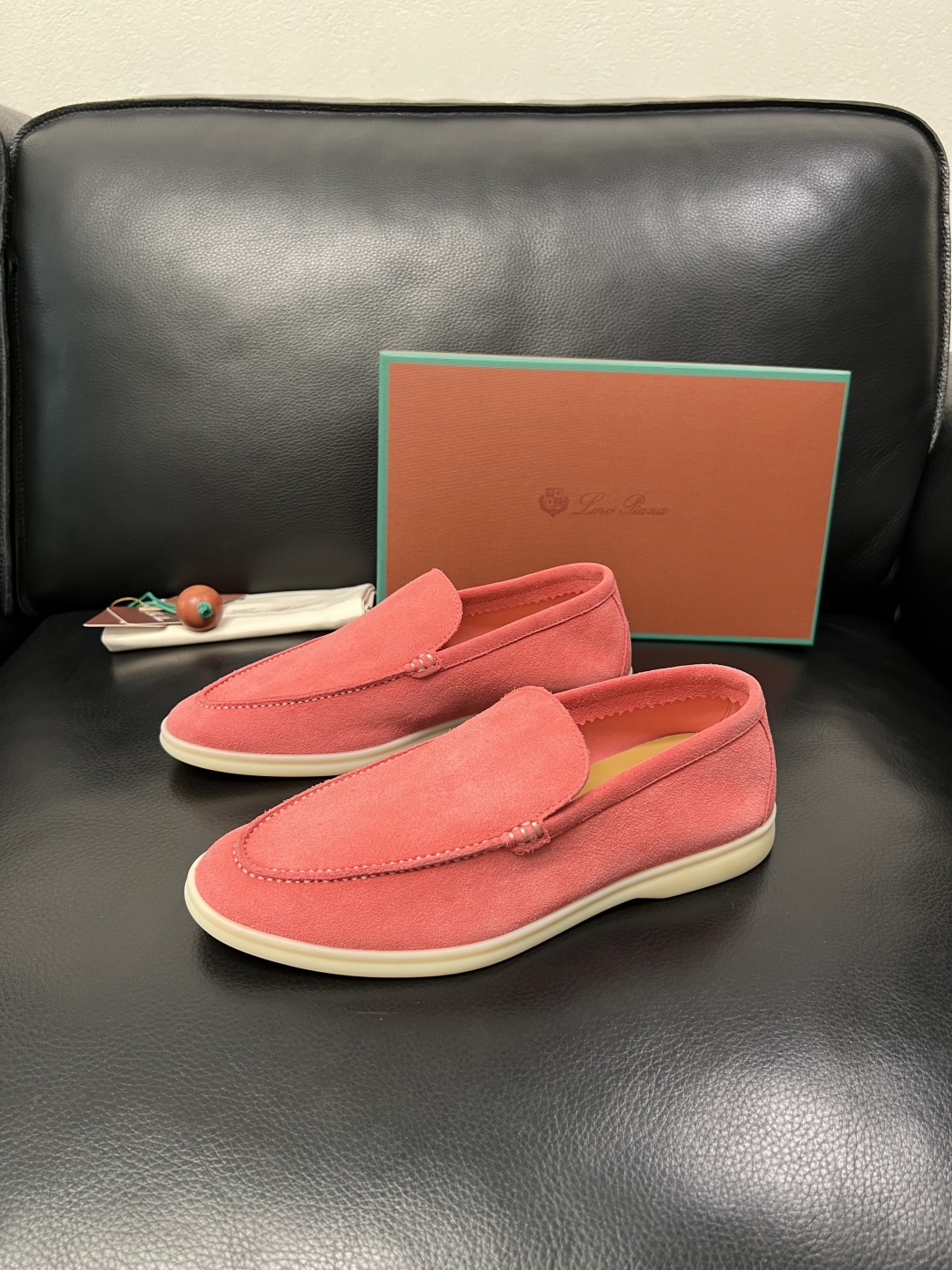 Loro Piana  高品质  全套包装飞机盒  顶级工艺品  诺悠翩雅  新品专柜同步原厂配置，鞋面