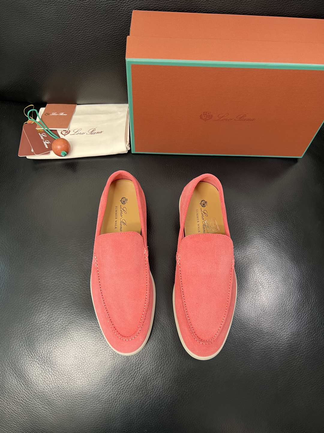 Loro Piana  高品质  全套包装飞机盒  顶级工艺品  诺悠翩雅  新品专柜同步原厂配置，鞋面