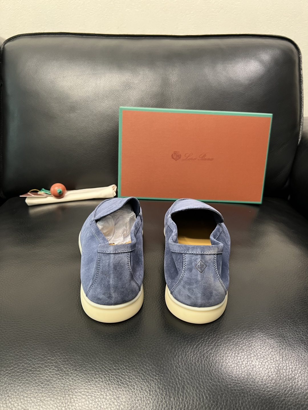 Loro Piana  高品质  全套包装飞机盒  顶级工艺品  诺悠翩雅  新品专柜同步原厂配置，鞋面