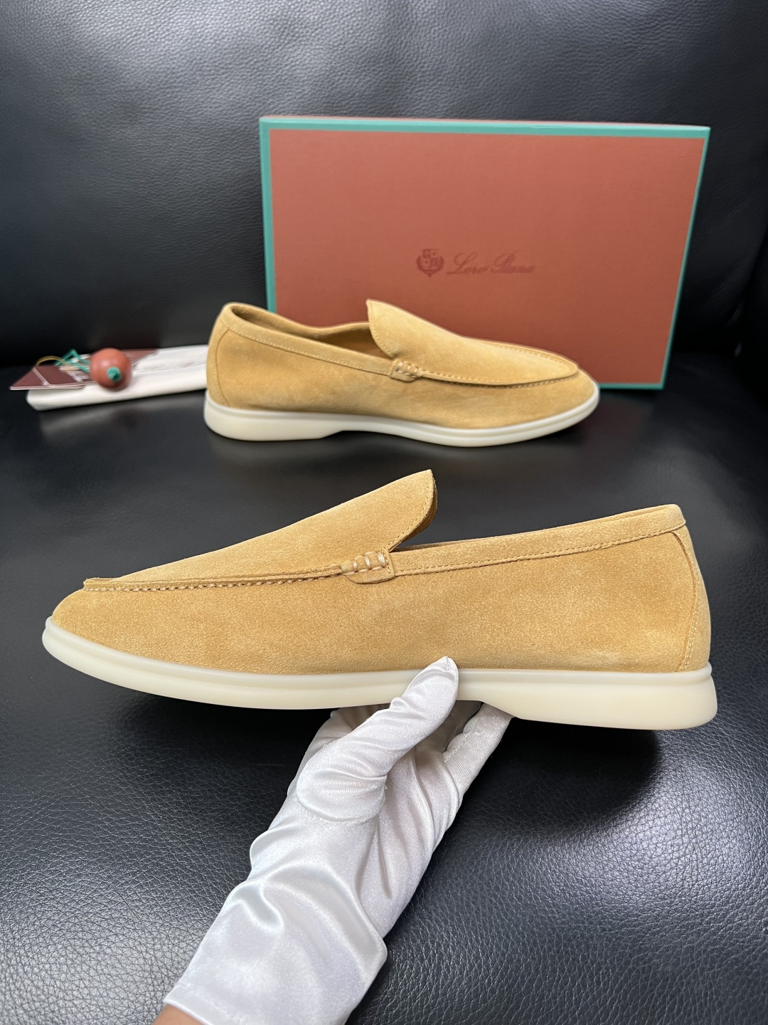 Loro Piana  高品质  全套包装飞机盒  顶级工艺品  诺悠翩雅  新品专柜同步原厂配置，鞋面