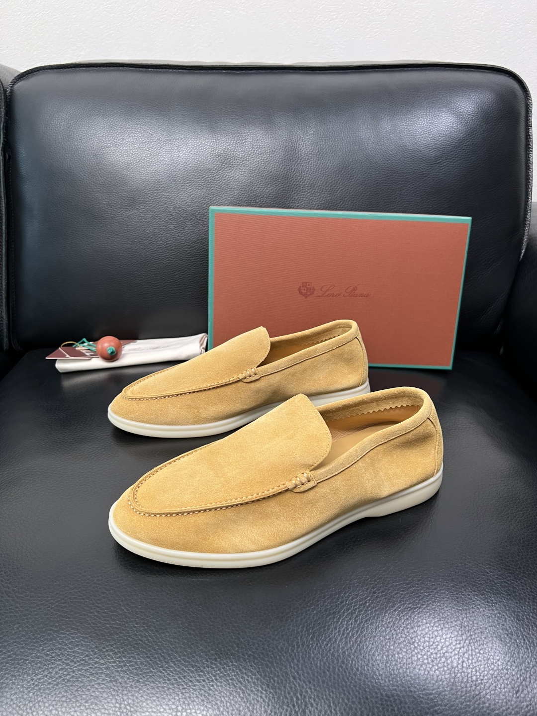 Loro Piana  高品质  全套包装飞机盒  顶级工艺品  诺悠翩雅  新品专柜同步原厂配置，鞋面