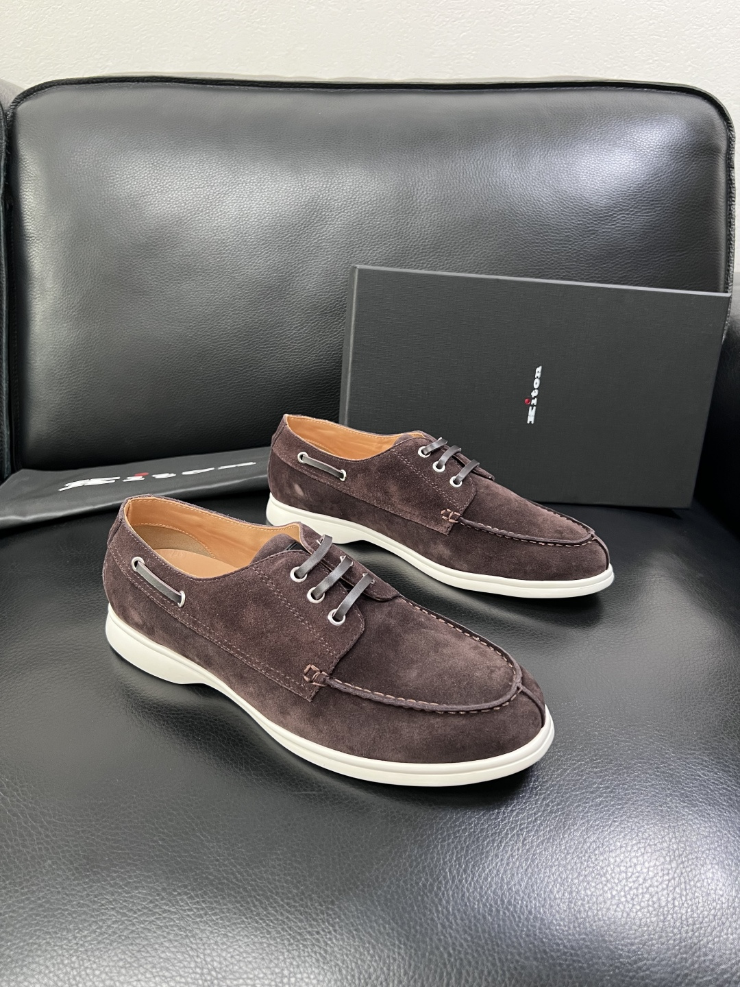 NO:828691,Just change the code without returning it. Kiton is a high-quality top handicraft. New products are synchronized at the counter. The upper is imported cowhide fabric from Italy, and the imported water-dyed cowhide lining is made by the original factory. The original sole is specially provided by the original factory. The exclusive movable molded sole is super comfortable. The original factory follows the order, high quality, welcome to compare, code number 39-44 (customized 38 45 46 47),,cowhide19860909只换码不退 kiton 高品质顶级工艺品 专柜新品同步,鞋面意大利进口牛皮面料,进口水染牛皮内里垫,鞋底原厂特供原版底,独家活动成型底超级舒适,原厂跟单货, 高品质,欢迎对比,码数 39-44 (订做38 45 46 47),,cowhide,Men's shoes