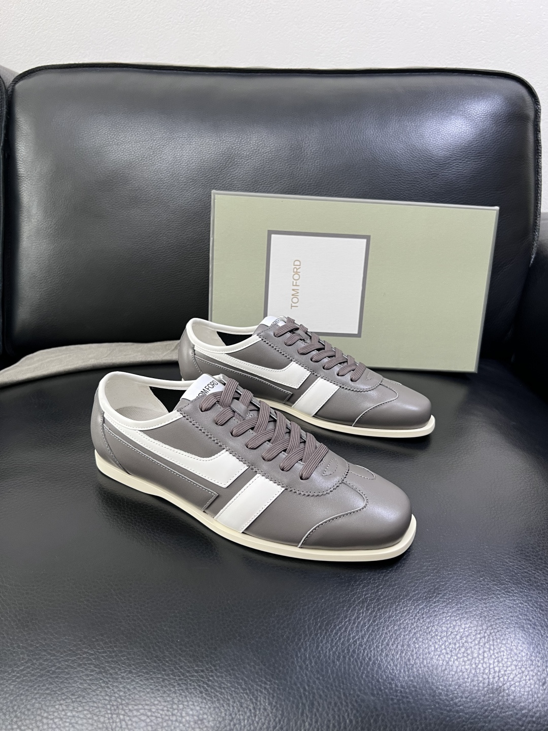 NO:828701,TOM FORD Cambridge, high-quality top handicrafts, new products at the counter simultaneously, uppers imported from Italy with cowhide patchwork fabric, imported water-dyed cowhide lining, soles specially provided by the original factory, exclusive movable molded soles super comfortable, original factory and single goods, high quality, welcome to compare, code number 39-44 (customized 38 45),, tom ford, cowhide19860909只换码不退TOM FORD Cambridge 高品质 顶级工艺品 专柜新品同步,鞋面意大利进口牛皮拼布面料,进口水染牛皮内里垫,鞋底原厂特供原版底,独家活动成型底超级舒适,原厂跟单货, 高品质,欢迎对比,码数 39-44(订做38 45),,tom ford,cowhide,Men's shoes