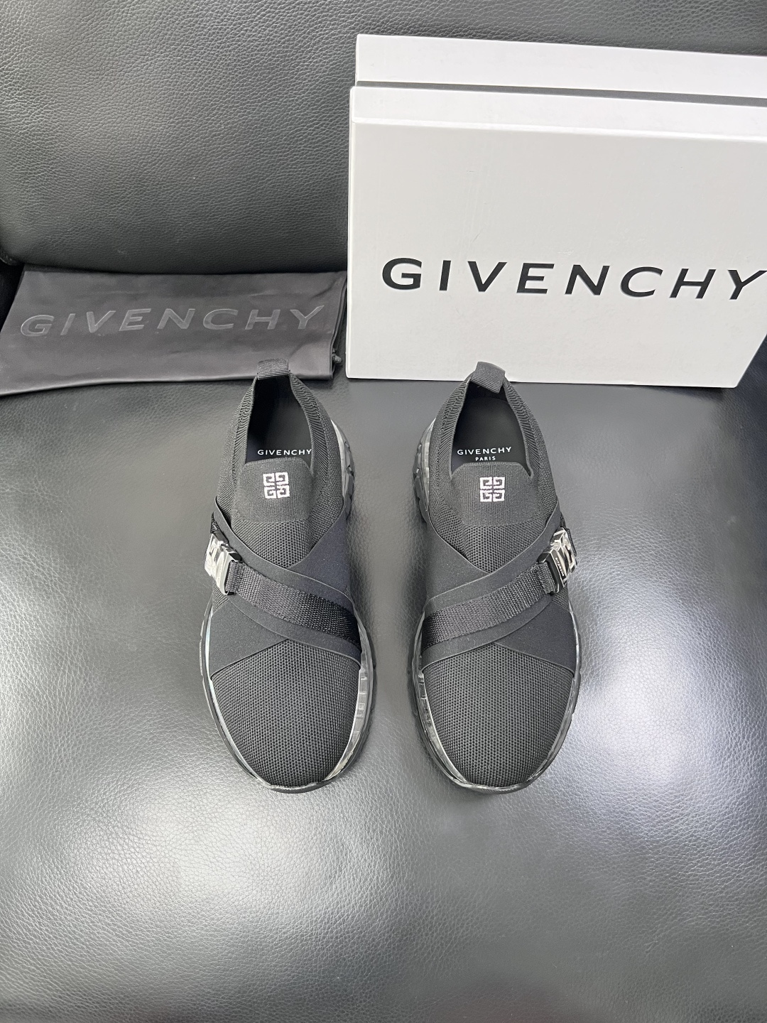⚠️只换码不退⚠️    Givenchy  高品质  纪梵希  顶级工艺品  专柜新品同步，鞋面意大利