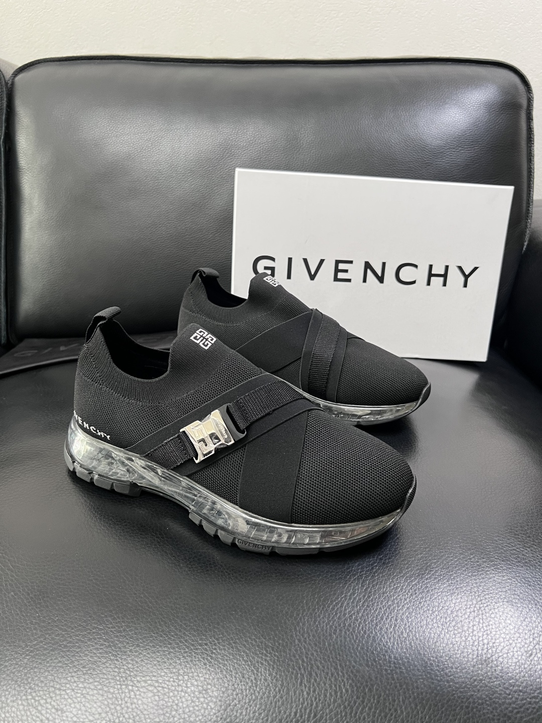⚠️只换码不退⚠️    Givenchy  高品质  纪梵希  顶级工艺品  专柜新品同步，鞋面意大利