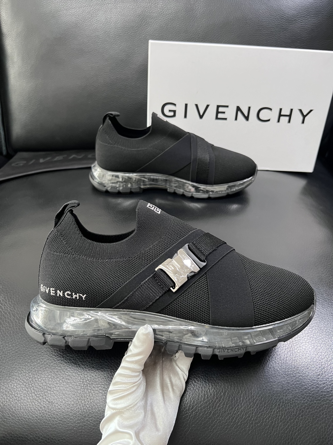 ⚠️只换码不退⚠️    Givenchy  高品质  纪梵希  顶级工艺品  专柜新品同步，鞋面意大利