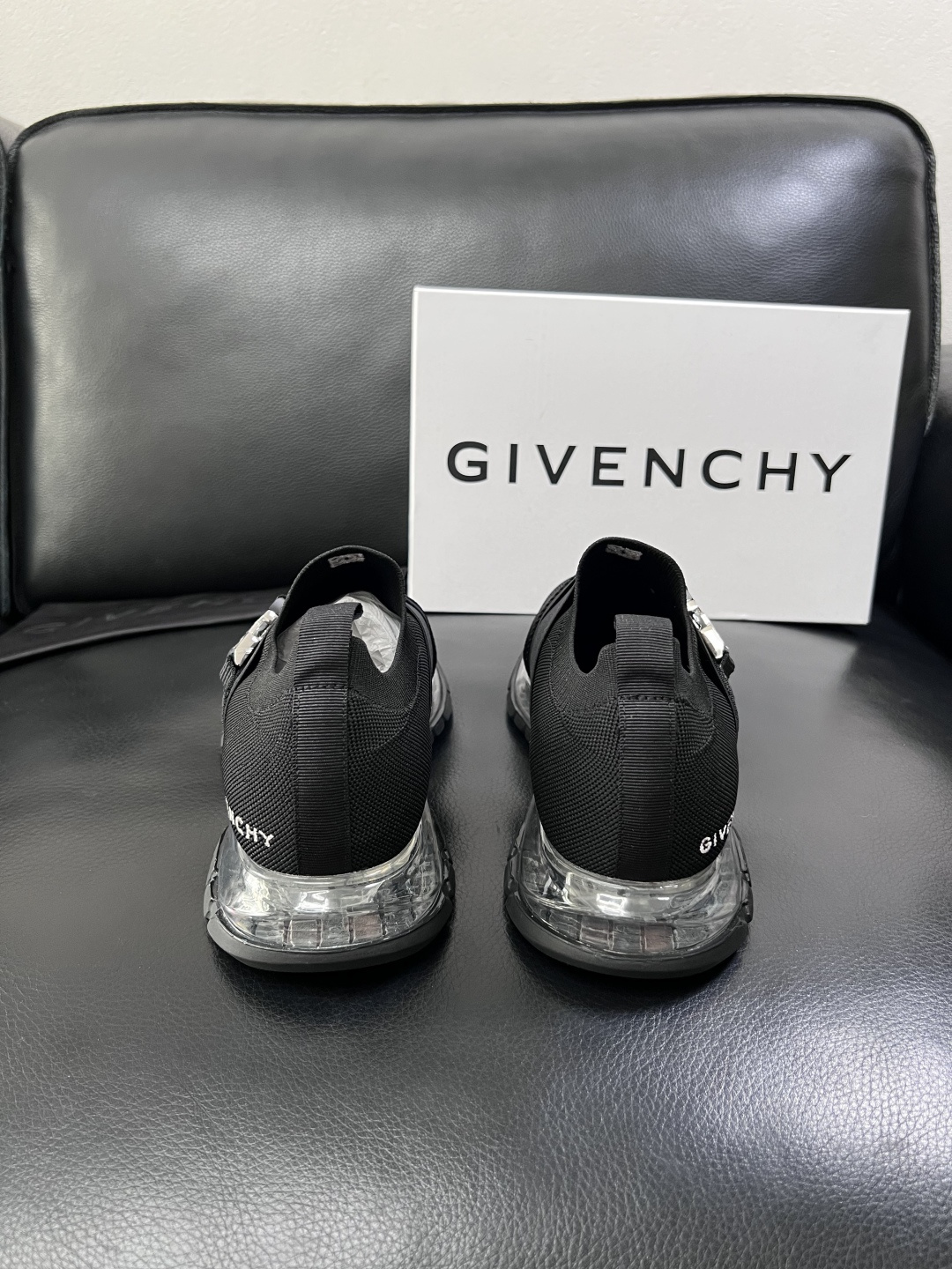 ⚠️只换码不退⚠️    Givenchy  高品质  纪梵希  顶级工艺品  专柜新品同步，鞋面意大利