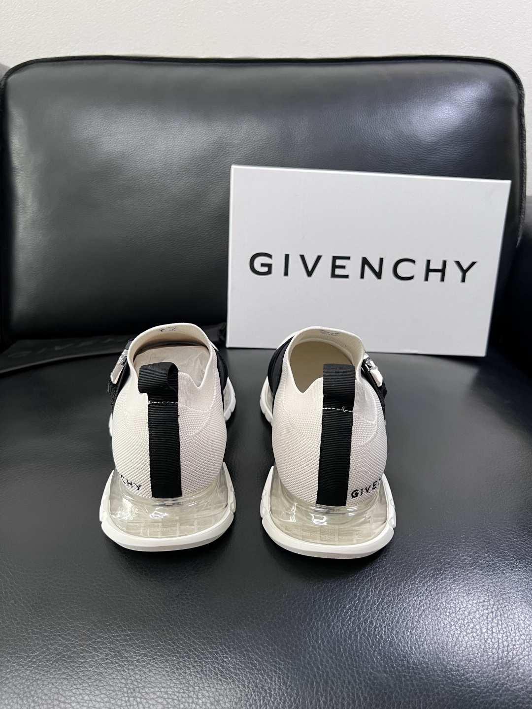 ⚠️只换码不退⚠️    Givenchy  高品质  纪梵希  顶级工艺品  专柜新品同步，鞋面意大利
