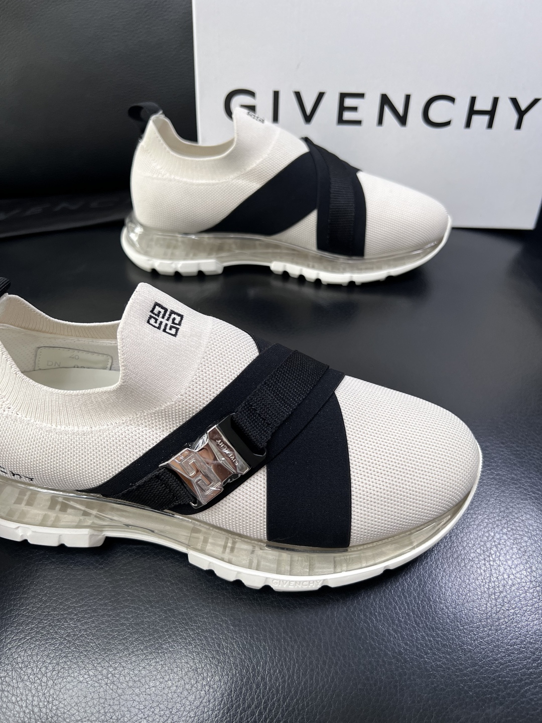 ⚠️只换码不退⚠️    Givenchy  高品质  纪梵希  顶级工艺品  专柜新品同步，鞋面意大利