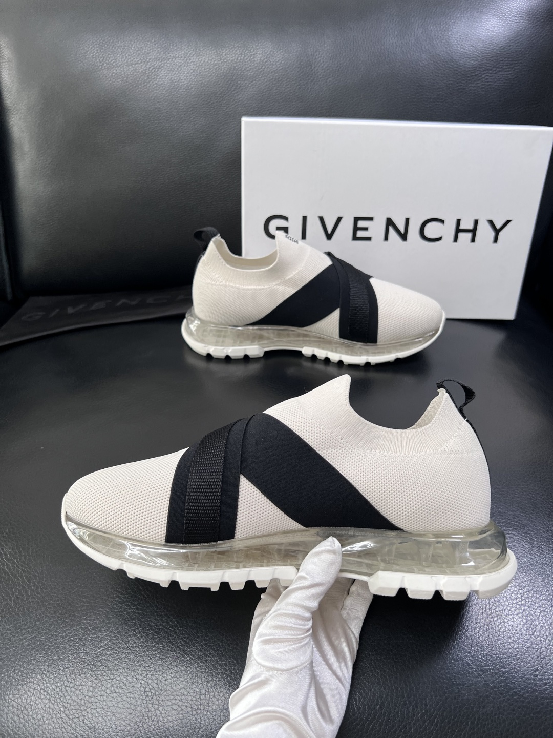 ⚠️只换码不退⚠️    Givenchy  高品质  纪梵希  顶级工艺品  专柜新品同步，鞋面意大利