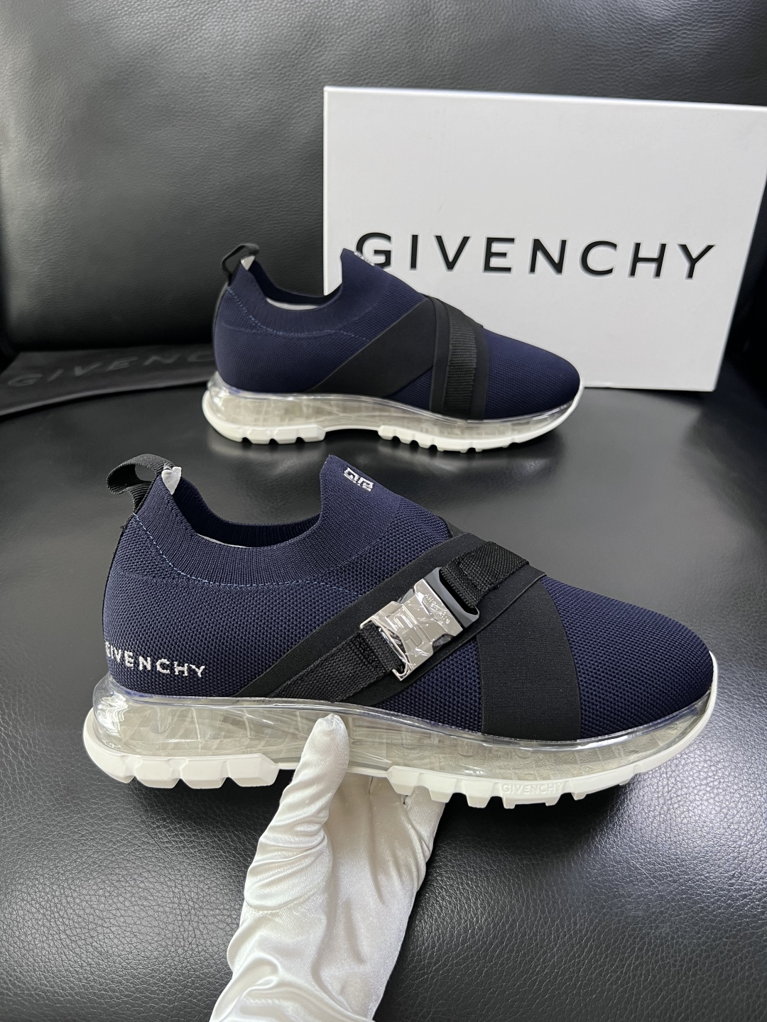 ⚠️只换码不退⚠️    Givenchy  高品质  纪梵希  顶级工艺品  专柜新品同步，鞋面意大利