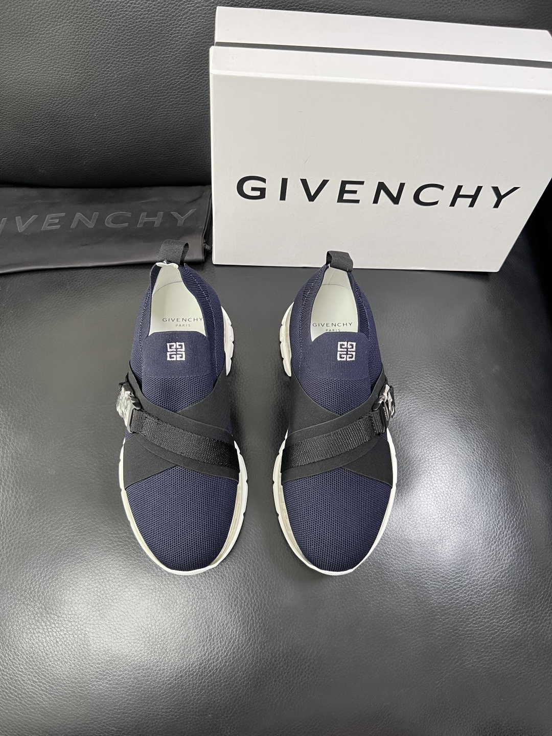 ⚠️只换码不退⚠️    Givenchy  高品质  纪梵希  顶级工艺品  专柜新品同步，鞋面意大利