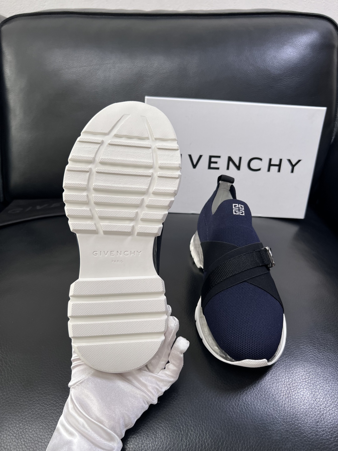 ⚠️只换码不退⚠️    Givenchy  高品质  纪梵希  顶级工艺品  专柜新品同步，鞋面意大利