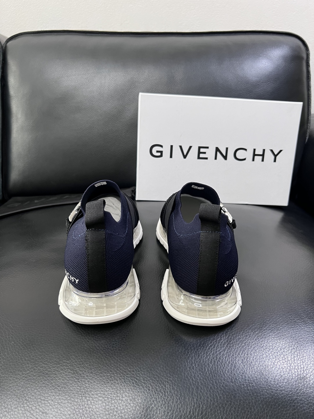 ⚠️只换码不退⚠️    Givenchy  高品质  纪梵希  顶级工艺品  专柜新品同步，鞋面意大利