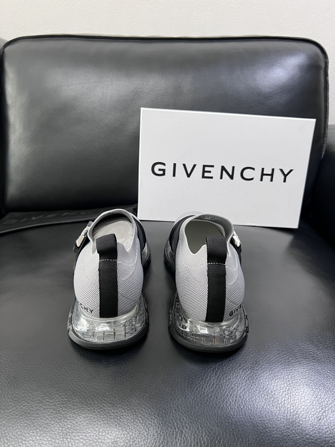 ⚠️只换码不退⚠️    Givenchy  高品质  纪梵希  顶级工艺品  专柜新品同步，鞋面意大利