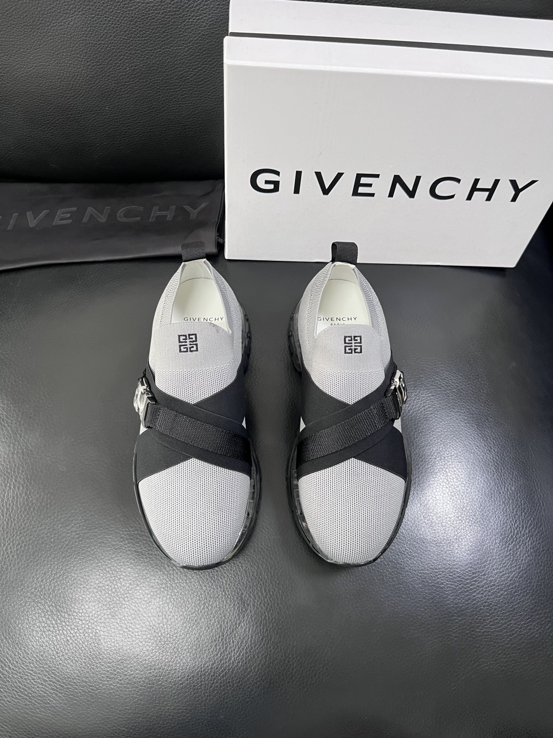 ⚠️只换码不退⚠️    Givenchy  高品质  纪梵希  顶级工艺品  专柜新品同步，鞋面意大利