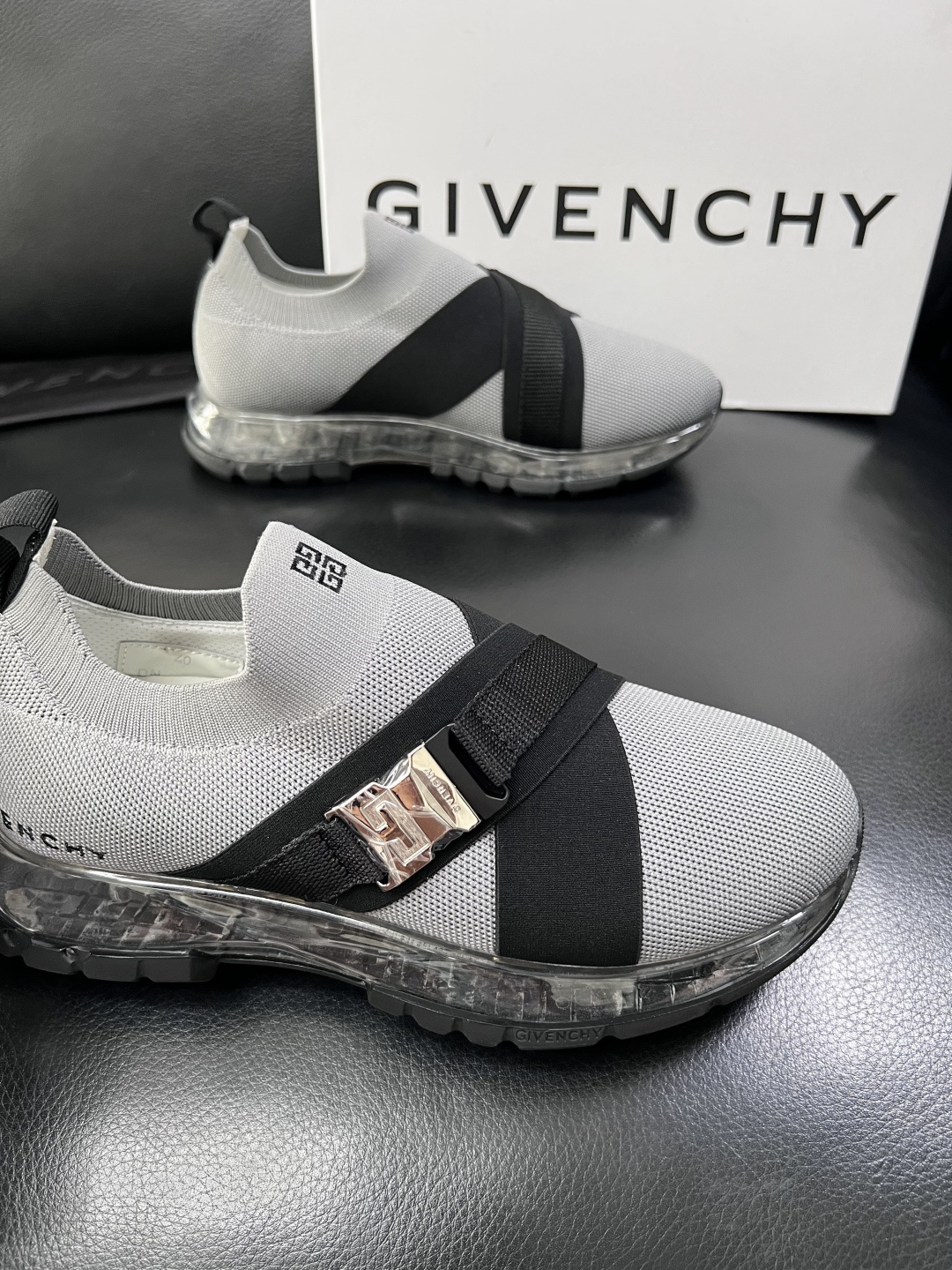 ⚠️只换码不退⚠️    Givenchy  高品质  纪梵希  顶级工艺品  专柜新品同步，鞋面意大利