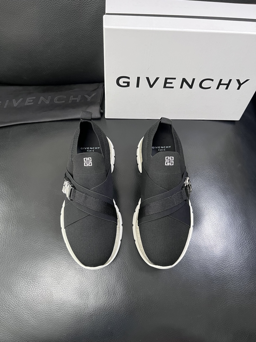 ⚠️只换码不退⚠️    Givenchy  高品质  纪梵希  顶级工艺品  专柜新品同步，鞋面意大利