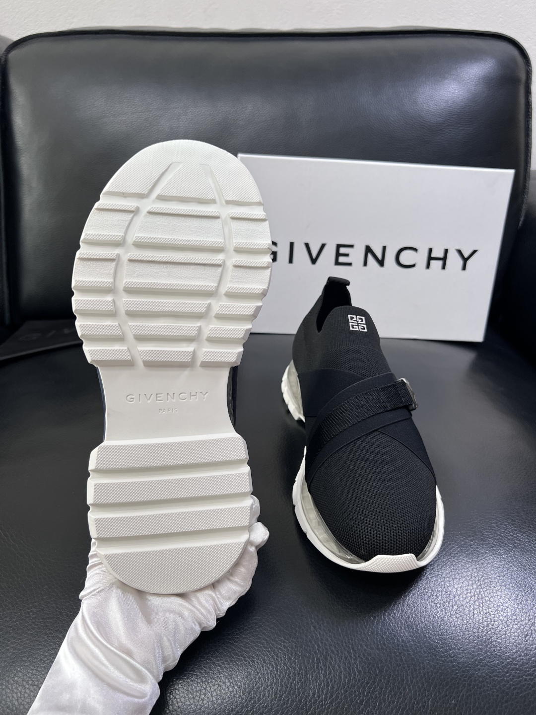 ⚠️只换码不退⚠️    Givenchy  高品质  纪梵希  顶级工艺品  专柜新品同步，鞋面意大利
