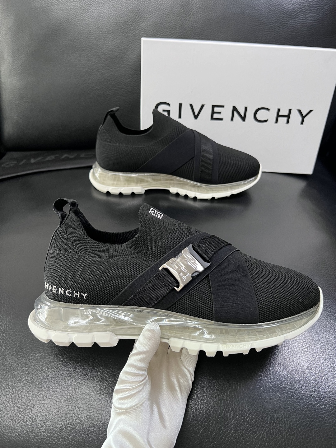 ⚠️只换码不退⚠️    Givenchy  高品质  纪梵希  顶级工艺品  专柜新品同步，鞋面意大利