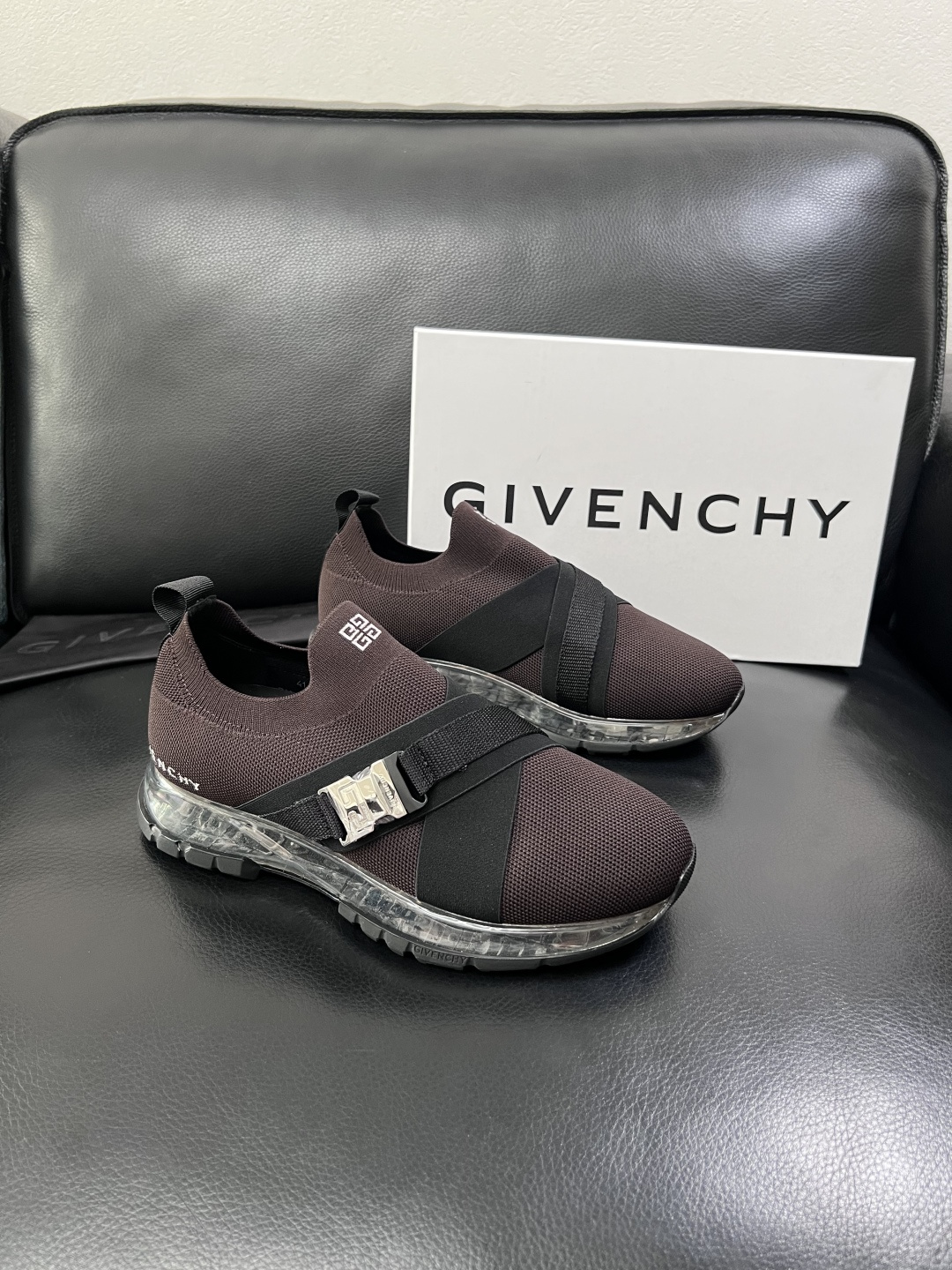 ⚠️只换码不退⚠️    Givenchy  高品质  纪梵希  顶级工艺品  专柜新品同步，鞋面意大利