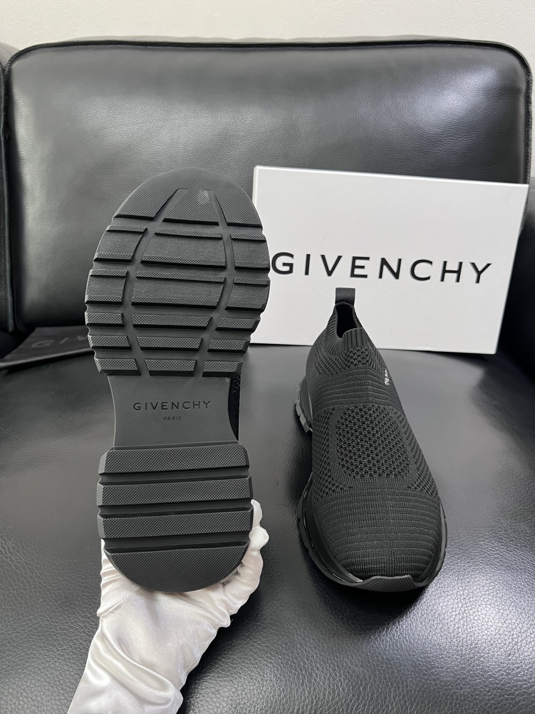 ⚠️只换码不退⚠️    Givenchy  高品质  纪梵希  顶级工艺品  专柜新品同步，鞋面意大利