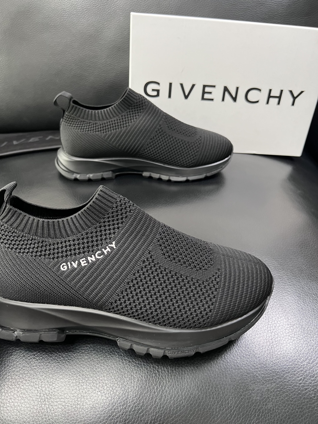 ⚠️只换码不退⚠️    Givenchy  高品质  纪梵希  顶级工艺品  专柜新品同步，鞋面意大利