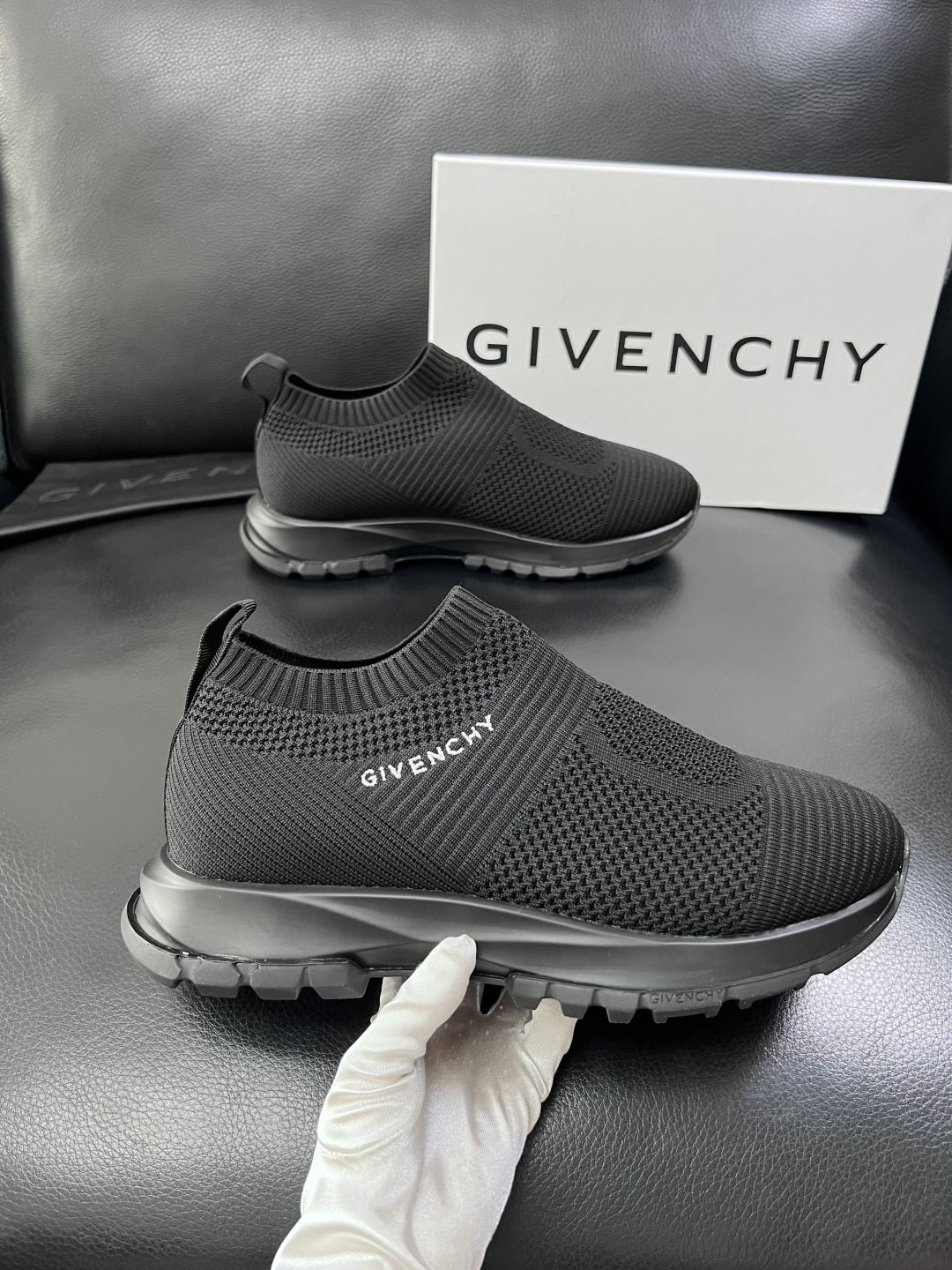 ⚠️只换码不退⚠️    Givenchy  高品质  纪梵希  顶级工艺品  专柜新品同步，鞋面意大利