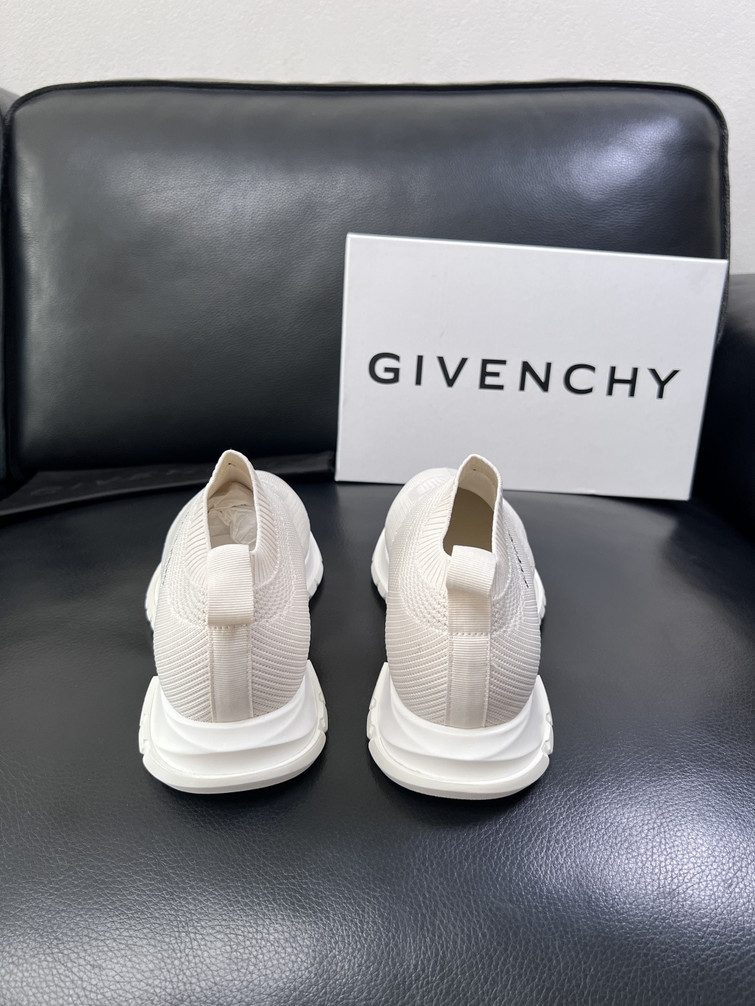 ⚠️只换码不退⚠️    Givenchy  高品质  纪梵希  顶级工艺品  专柜新品同步，鞋面意大利