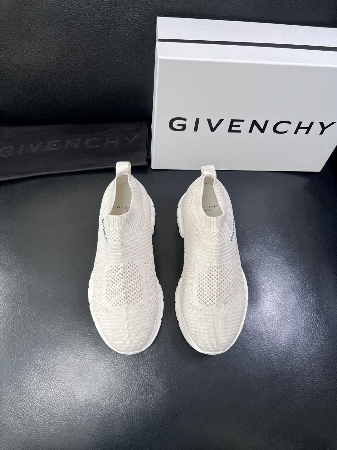 ⚠️只换码不退⚠️    Givenchy  高品质  纪梵希  顶级工艺品  专柜新品同步，鞋面意大利