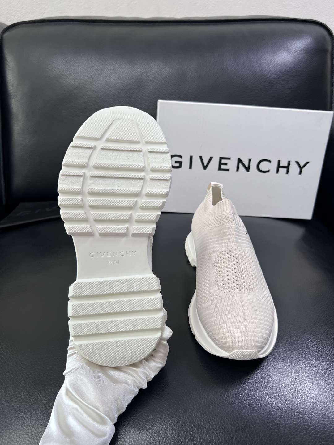 ⚠️只换码不退⚠️    Givenchy  高品质  纪梵希  顶级工艺品  专柜新品同步，鞋面意大利