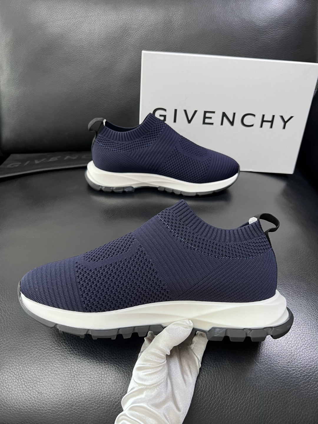 ⚠️只换码不退⚠️    Givenchy  高品质  纪梵希  顶级工艺品  专柜新品同步，鞋面意大利