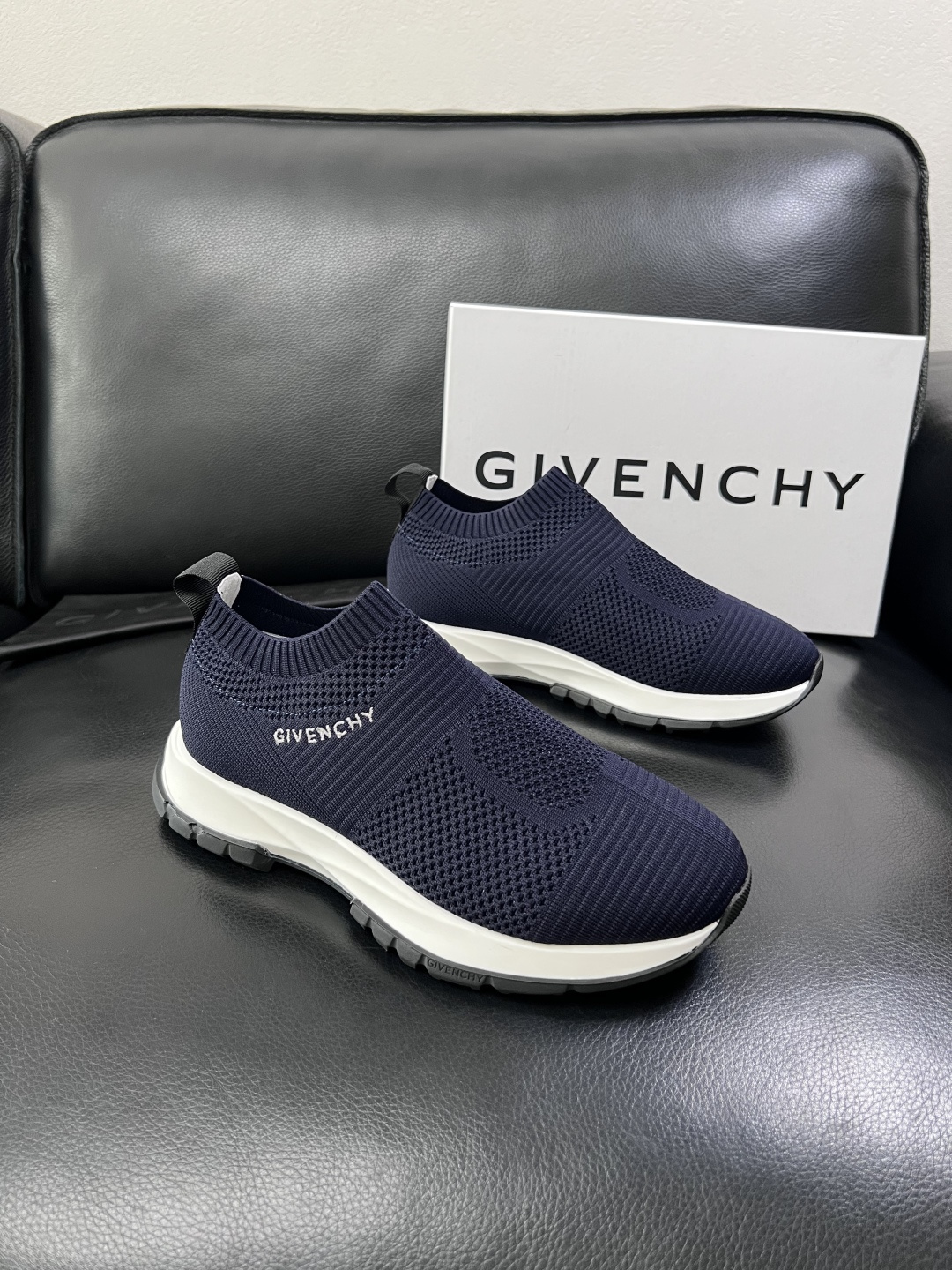 ⚠️只换码不退⚠️    Givenchy  高品质  纪梵希  顶级工艺品  专柜新品同步，鞋面意大利