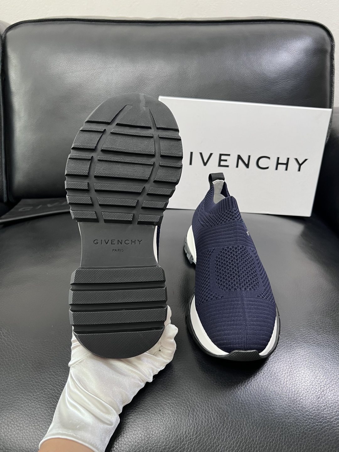 ⚠️只换码不退⚠️    Givenchy  高品质  纪梵希  顶级工艺品  专柜新品同步，鞋面意大利