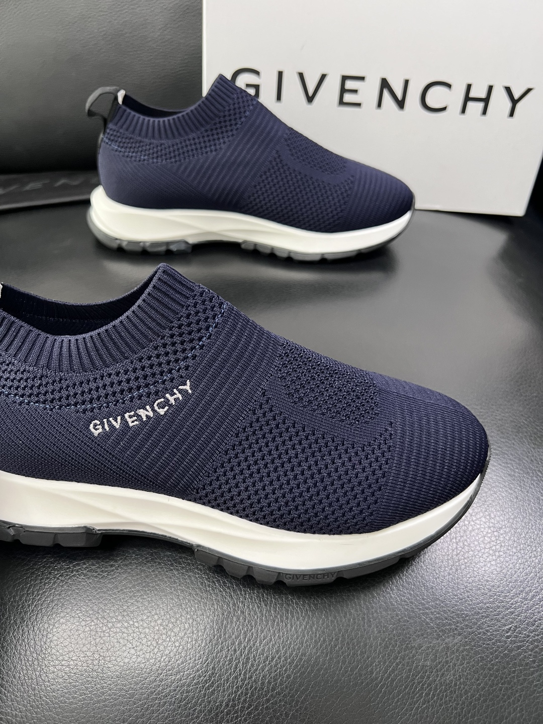 ⚠️只换码不退⚠️    Givenchy  高品质  纪梵希  顶级工艺品  专柜新品同步，鞋面意大利