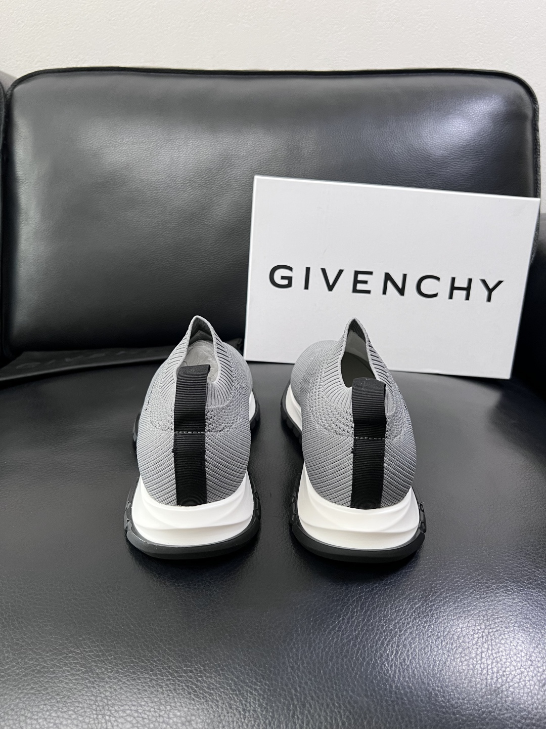 ⚠️只换码不退⚠️    Givenchy  高品质  纪梵希  顶级工艺品  专柜新品同步，鞋面意大利