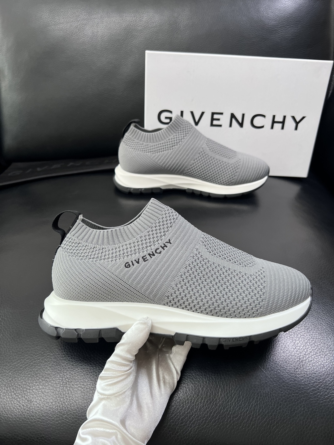 ⚠️只换码不退⚠️    Givenchy  高品质  纪梵希  顶级工艺品  专柜新品同步，鞋面意大利