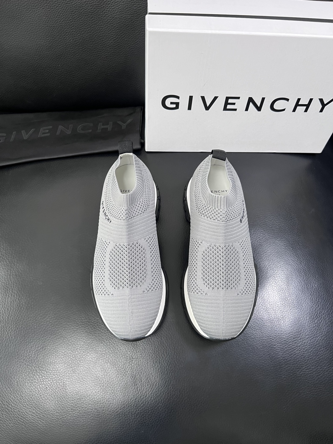 ⚠️只换码不退⚠️    Givenchy  高品质  纪梵希  顶级工艺品  专柜新品同步，鞋面意大利